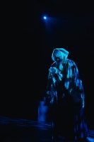 2025ThePrice.Mother.Blue Light